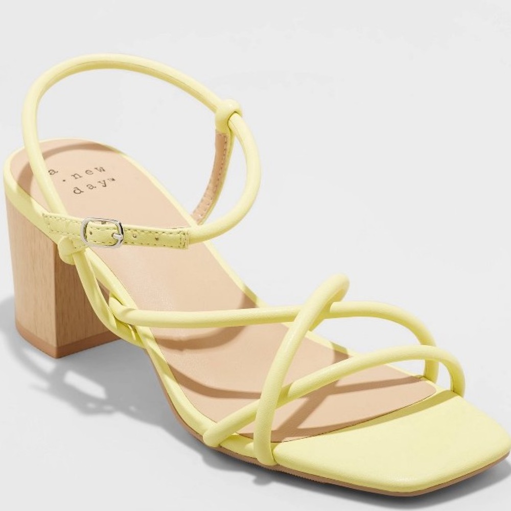 NWOT A New Day Pastel Yellow Bella Heels